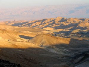Judean hills. Photo by Inbal & Nir from Arad, Israel - Flickr, CC BY-SA 2.0, https://commons.wikimedia.org/w/index.php?curid=538494
