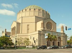 Wilshire Boulevard Templ.  Photo by Downtowngal - Own work, CC BY-SA 4.0, https://commons.wikimedia.org/w/index.php?curid=132372493
