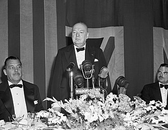 By Unknown, dedicated to the Bettmann Archive - https://www.gettyimages.com/detail/news-photo/while-2-000-pickets-assembled-outside-the-waldorf-astoria-news-photo/514704436, Public Domain, https://commons.wikimedia.org/w/index.php?curid=141805605