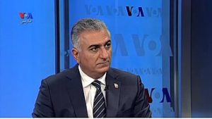 Reza Pahlavi, Crown Prince of Iran. By ir.voanews.com - https://ir.voanews.com/a/crown-reza-pahlavi-full-iv/3718665.html, Public Domain, https://commons.wikimedia.org/w/index.php?curid=64394173