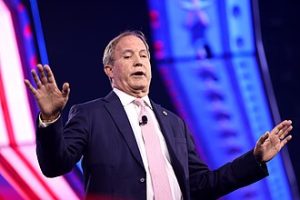 Texas AG Ken Paxton. Photo by Gage Skidmore from Surprise, AZ, United States of America - Ken Paxton, CC BY-SA 2.0, https://commons.wikimedia.org/w/index.php?curid=157306548