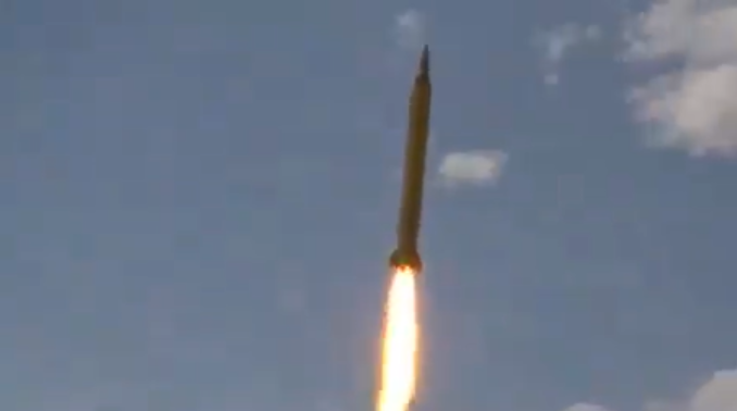 Iranian missile launched towards Israel. Screengrab via X.