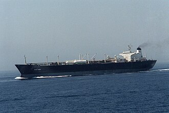 A port view of the reflagged Kuwaiti supertanker GAS KING underway. Photo by Department of Defense. American Forces Information Service. Defense Visual Information Center. 1994 -Public Domain, Wikipedia