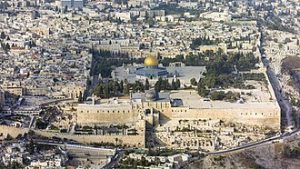 Aerial view of Jerusalem Temple Mount. Photo by Andrew Shiva / Wikipedia, CC BY-SA 4.0, https://commons.wikimedia.org/w/index.php?curid=52546558