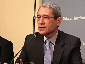 Gordon G. Chang at Global Taiwan Institute 2017. By Chen-fang Tina Chung, Voice of America (VOA) - http://www.voachinese.com/a/trump-taiwan-policy-20170215/3726257.html, Public Domain, https://commons.wikimedia.org/w/index.php?curid=56407241